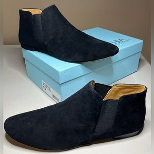 CYNTHIA ROWLEY Black Suede CHELSEA Ankle Boots / Booties - Size 10 NEW